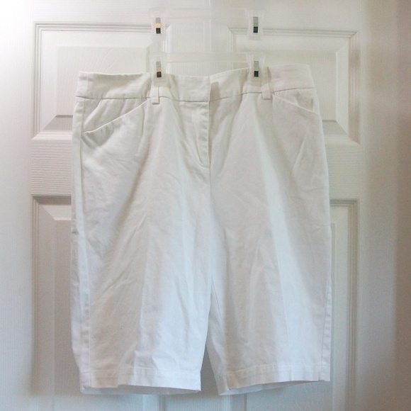 Lot of 4 Womens Shorts Size 10 - Picture 3 of 5